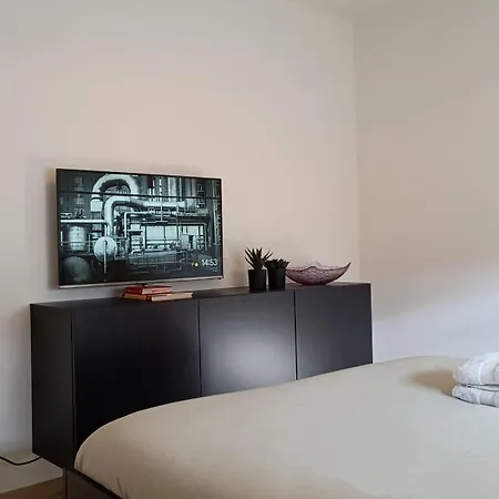 Huswell - Sunny Terrace With Harbour View - 5-min Walk To Station Apartment