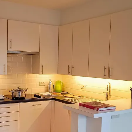 Huswell - Sunny Terrace With Harbour View - 5-min Walk To Station *